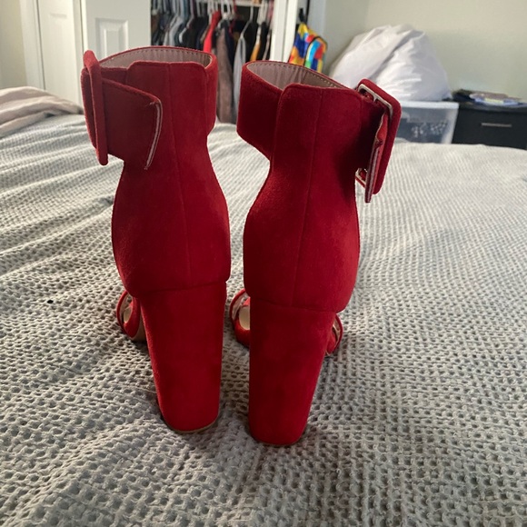 Fashion Nova Hees - Picture 4 of 4